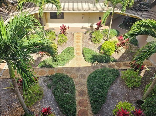 8005 SW 107th Ave 305, Miami FL 33173