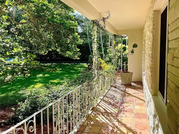 7305 SW 132nd St, Pinecrest FL 33156