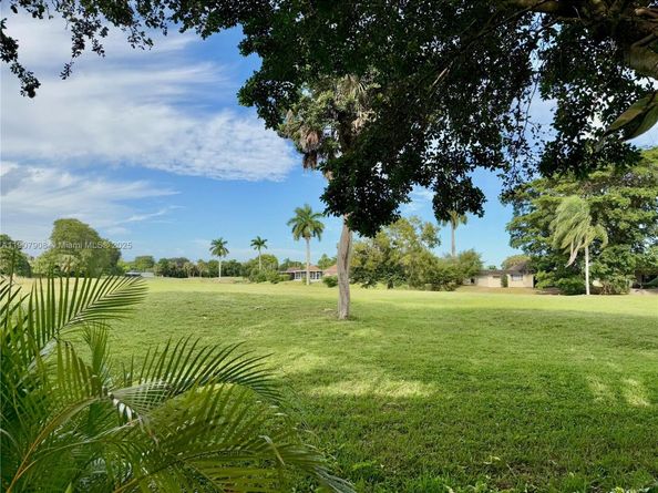 4412 Woodland Cir 4412, Tamarac FL 33319