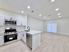 4412 Woodland Cir 4412, Tamarac FL 33319