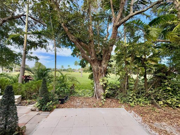 4412 Woodland Cir 4412, Tamarac FL 33319