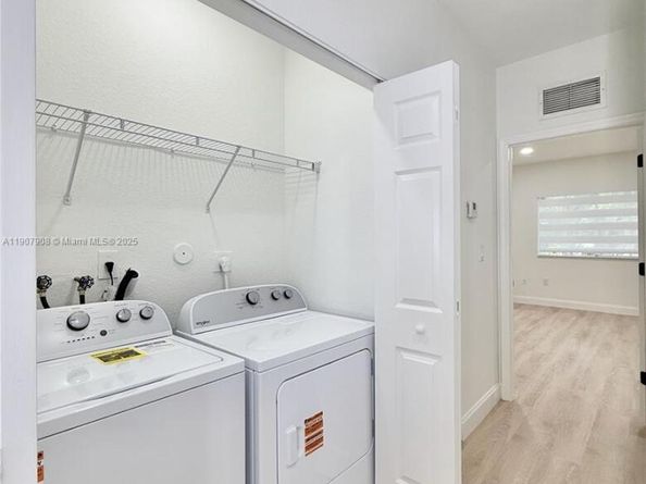 4412 Woodland Cir 4412, Tamarac FL 33319