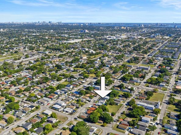 1844 NW 67th St, Miami FL 33147