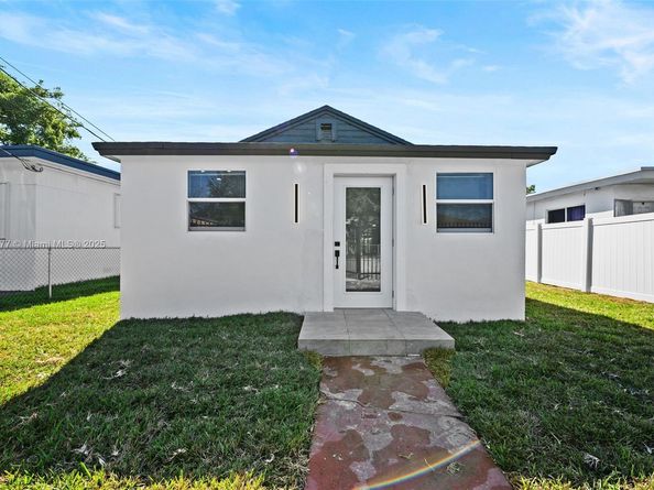 1844 NW 67th St, Miami FL 33147