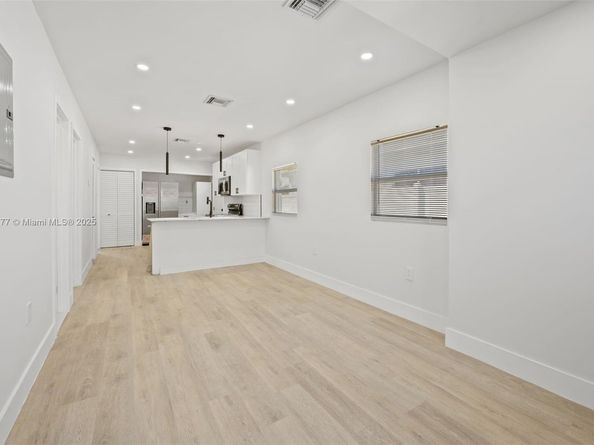 1844 NW 67th St, Miami FL 33147