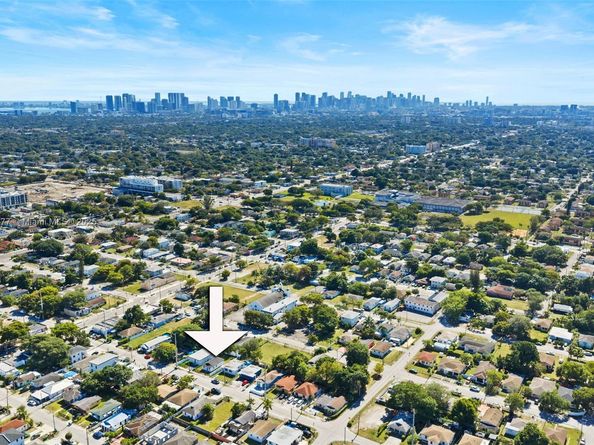 1844 NW 67th St, Miami FL 33147