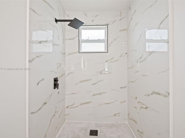 1844 NW 67th St, Miami FL 33147