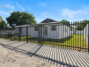 1844 NW 67th St, Miami FL 33147