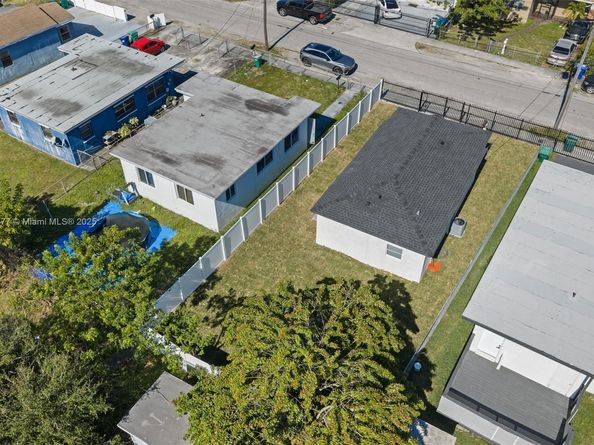 1844 NW 67th St, Miami FL 33147