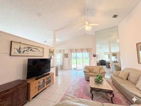 1510 W Lacosta Dr W, Pembroke Pines FL 33027