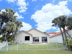 1510 W Lacosta Dr W, Pembroke Pines FL 33027