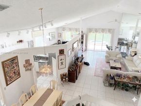 1510 W Lacosta Dr W, Pembroke Pines FL 33027