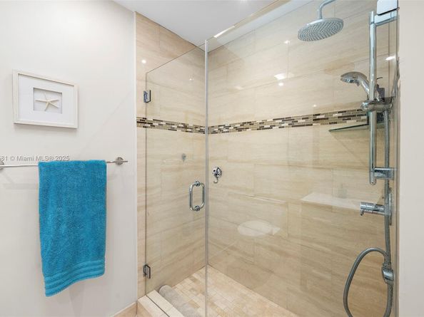 3754 NE 209th Ter, Aventura FL 33180