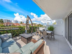 3754 NE 209th Ter, Aventura FL 33180