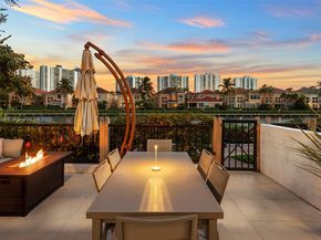 3754 NE 209th Ter, Aventura FL 33180