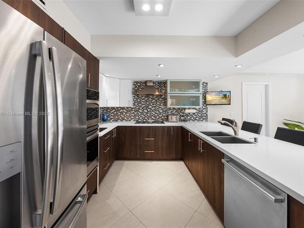 3754 NE 209th Ter, Aventura FL 33180