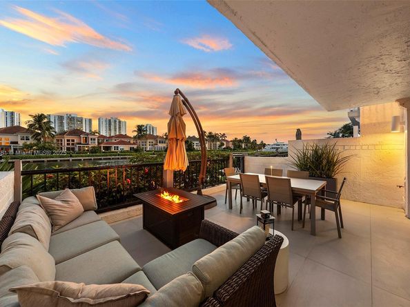 3754 NE 209th Ter, Aventura FL 33180