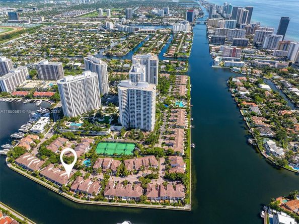 3754 NE 209th Ter, Aventura FL 33180
