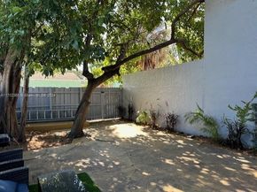 618 NW 11th St 618, Miami FL 33136