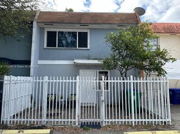 618 NW 11th St