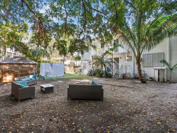 9950 E Bay Harbor Dr, Bay Harbor Islands FL 33154