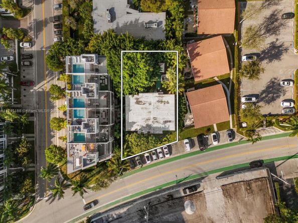 9950 E Bay Harbor Dr, Bay Harbor Islands FL 33154