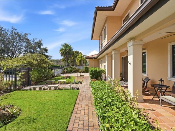 4251 SW 11th St, Miami FL 33134