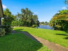 9431 Sea Turtle Ln, Plantation FL 33324