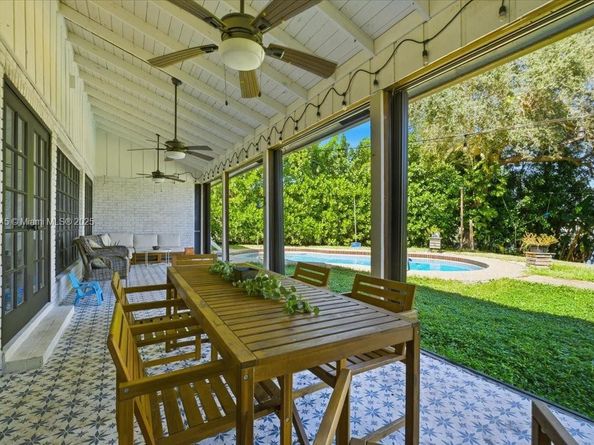 9431 Sea Turtle Ln, Plantation FL 33324