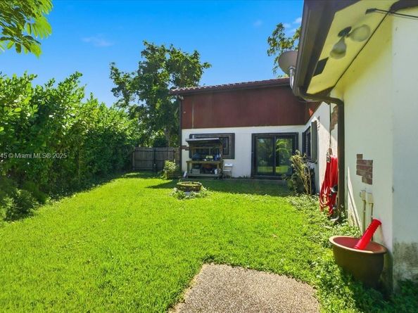 9431 Sea Turtle Ln, Plantation FL 33324