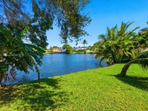 9431 Sea Turtle Ln, Plantation FL 33324