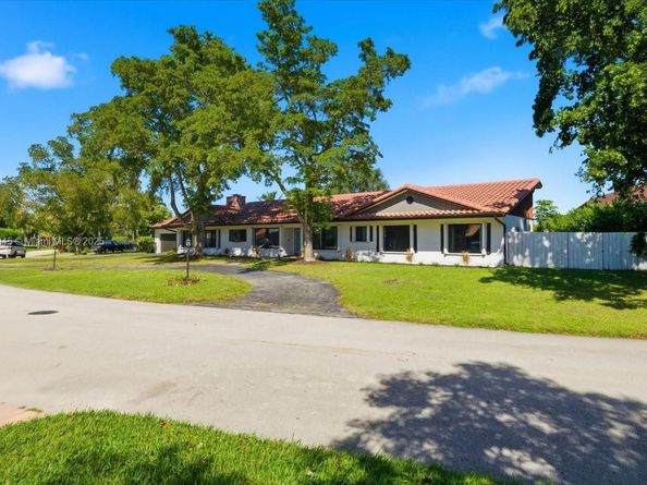 9431 Sea Turtle Ln, Plantation FL 33324