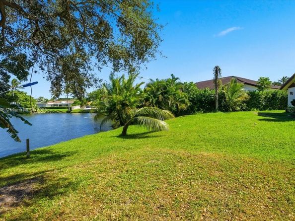 9431 Sea Turtle Ln, Plantation FL 33324