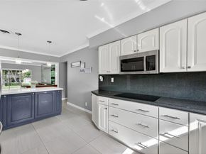 801 Holly Ln, Plantation FL 33317
