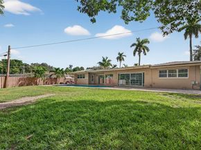 801 Holly Ln, Plantation FL 33317