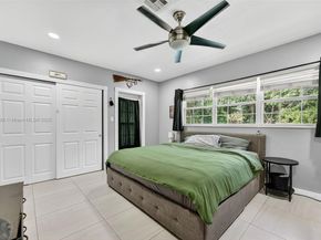 801 Holly Ln, Plantation FL 33317