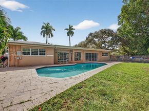 801 Holly Ln, Plantation FL 33317