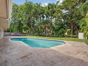 801 Holly Ln, Plantation FL 33317