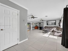 801 Holly Ln, Plantation FL 33317