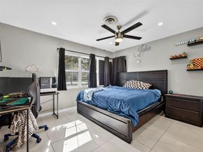 801 Holly Ln, Plantation FL 33317