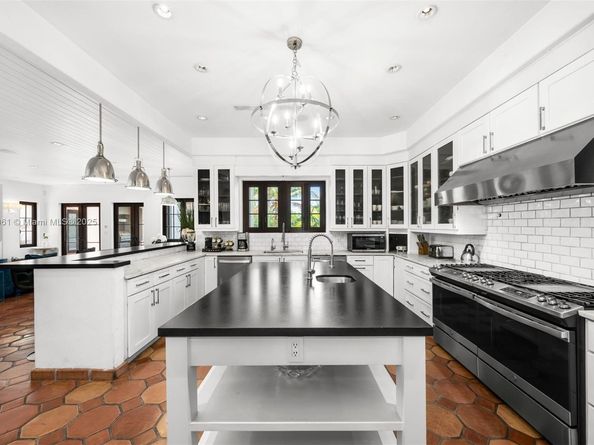 1201 NE 83rd St, Miami FL 33138