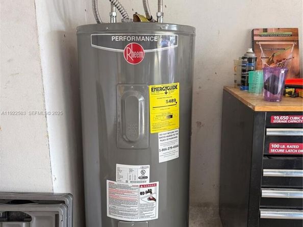 7441 SW 19th St, Plantation FL 33317