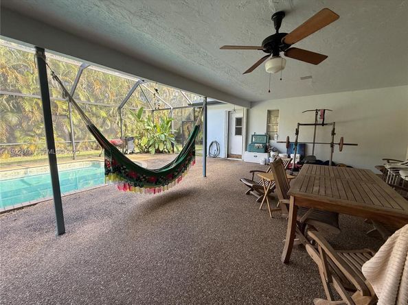 7441 SW 19th St, Plantation FL 33317