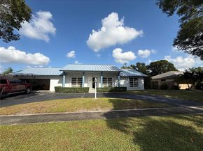 7441 SW 19th St, Plantation FL 33317