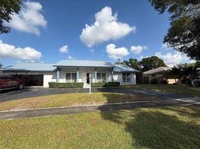 7441 SW 19th St, Plantation FL 33317