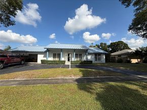 7441 SW 19th St, Plantation FL 33317