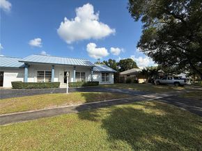 7441 SW 19th St, Plantation FL 33317