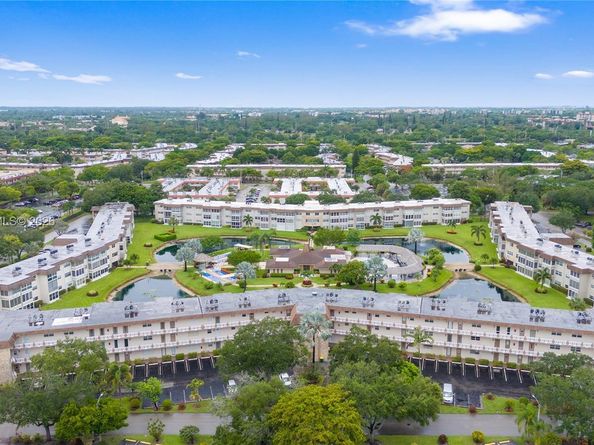 5003 NW 35th St 405, Lauderdale Lakes FL 33319