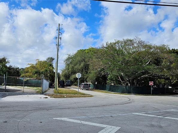 11809 NE 1st Ave, Miami FL 33161