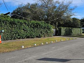 11809 NE 1st Ave, Miami FL 33161